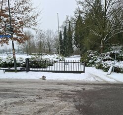 Electrische schuifpoort Charles Roelslaan gedemonteerd