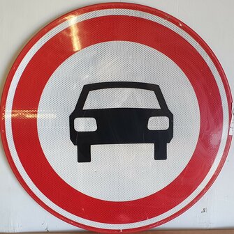 Verkeersbord C06 gesloten voor motervoertuigen op meer dan twee wielen &oslash;60cm.