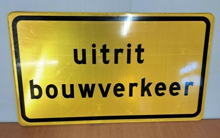 Verkeersbord &quot;uitrit bouwverkeer &quot; 70x40cm