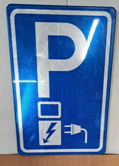 Verkeersbord elektrisch laden