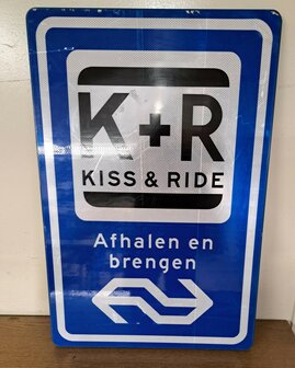 Verkeersbord met tekst: afhalen en brengen  60x90  ( NS )