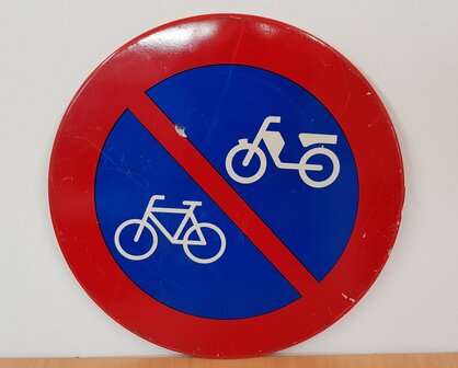 Verkeersbord E03 verbod fietsen en bromfietsen te plaatsen &oslash;60cm.