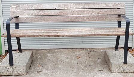 Parkbank &quot;Camino&quot; staal/hout &quot;Grijsen&quot; op beton poeren