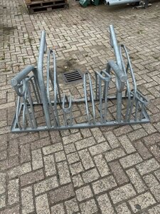 fietsenrek 8 plaatsen 2 zijden 150cm